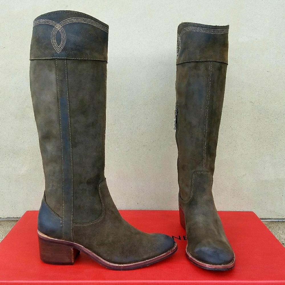 Gorgeous Donald J. Pliner Western Inspired Boots - Picture 4 of 7